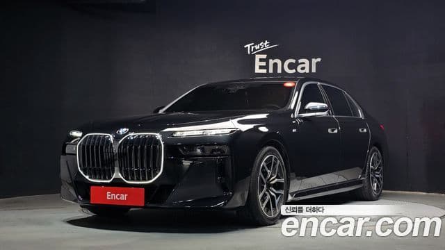 BMW 7 Series 2025 — Фото 1/20