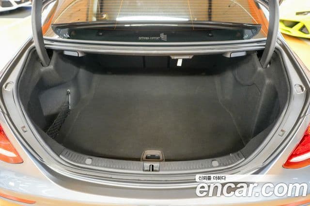Mercedes-Benz E-Class 2020 — Şəkil 19/20