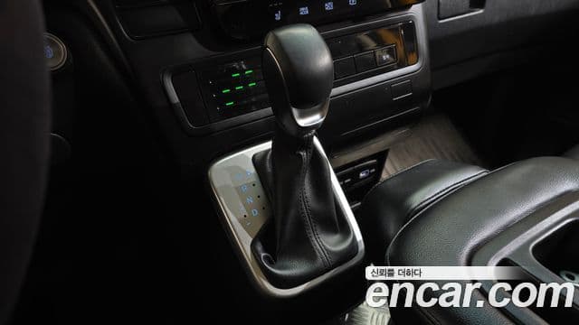 Hyundai Staria 2023 — Фото 9/20