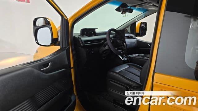 Hyundai Staria 2023 — Фото 10/20