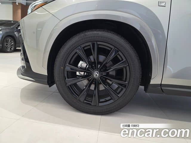 Lexus NX450h+, 2025