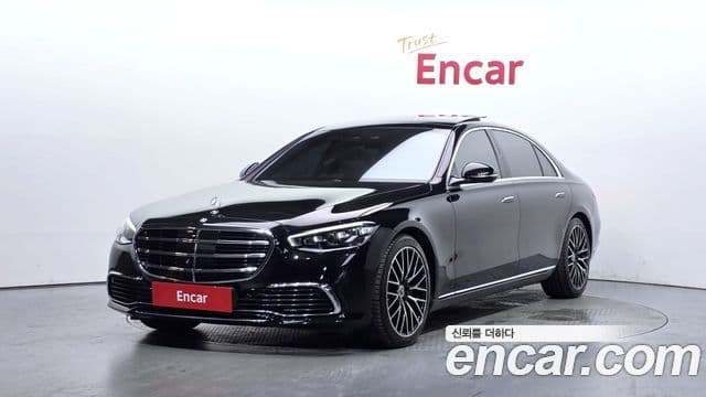 Mercedes-Benz S-Class 2023 — Photo 1/20