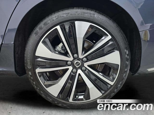 Volvo S60 2024 — ფოტო 4/20