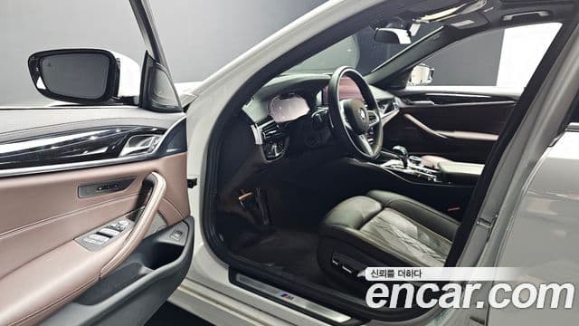 BMW 5 Series 2022 — ფოტო 10/20