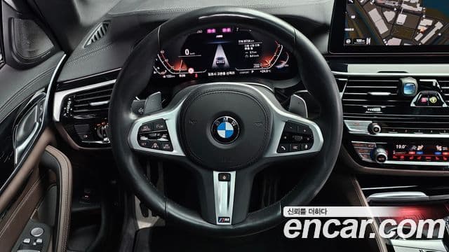 BMW 5 Series 2022 — ფოტო 13/20