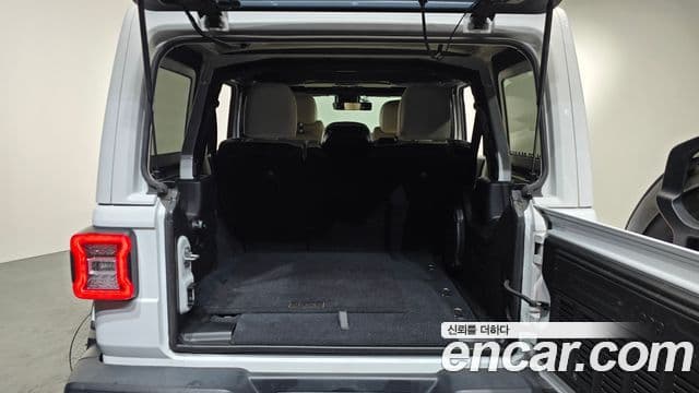 Jeep Wrangler 2019 — Şəkil 17/20
