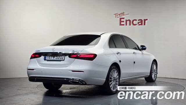 Mercedes-Benz E-Class 2023 — ფოტო 2/20