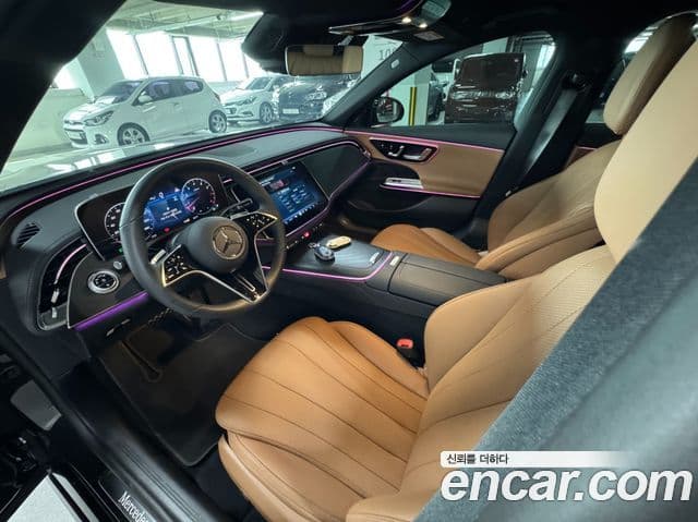 Mercedes-Benz E-Class 2025 — ფოტო 17/20