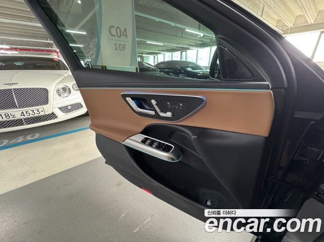 Mercedes-Benz E-Class 2025 — ფოტო 19/20