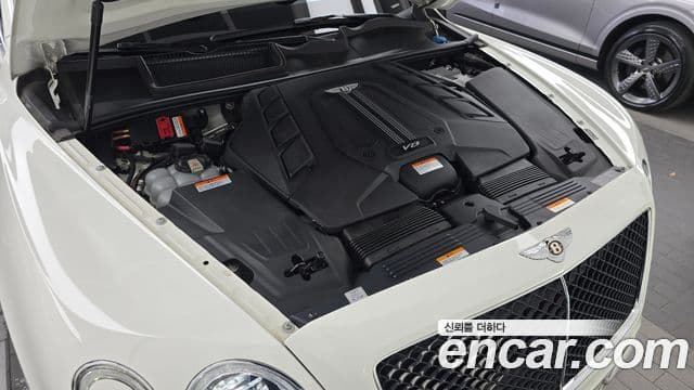 Bentley Bentayga 2020 — Photo 2/20