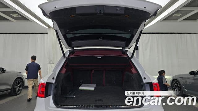 Bentley Bentayga 2020 — Photo 13/20