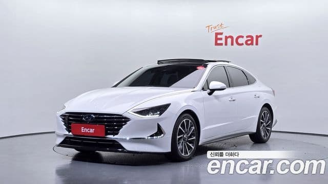 Hyundai Sonata 2019 — Фото 1/20
