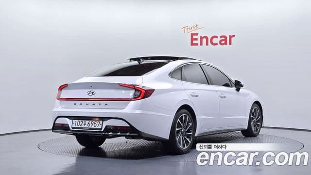 Hyundai Sonata 2019 — Фото 2/20