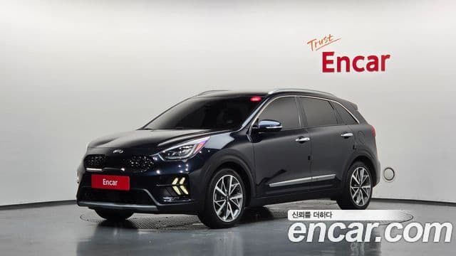 Kia Niro 2019 — Фото 1/20