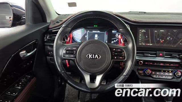 Kia Niro 2019 — Фото 13/20