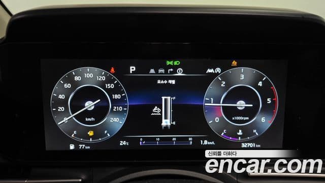 Kia Carnival 2023 — ფოტო 8/20