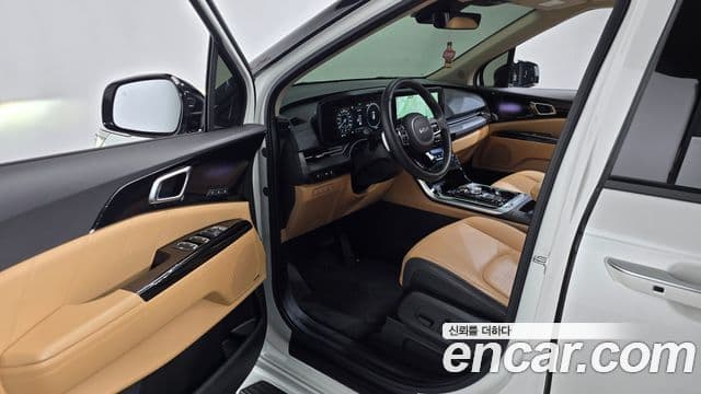 Kia Carnival 2023 — ფოტო 10/20