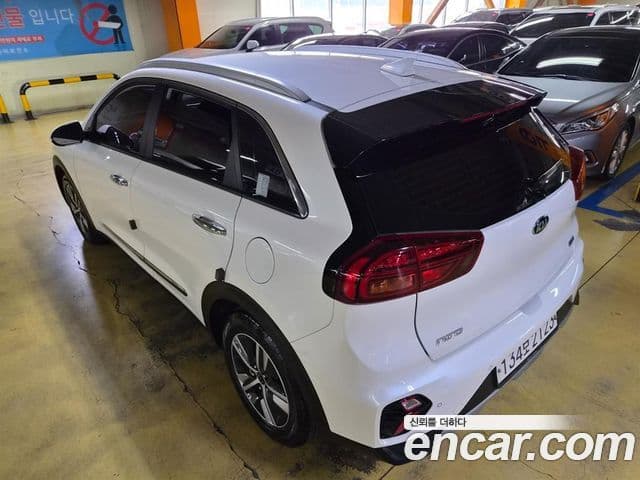Kia Niro 2019 — ფოტო 5/20