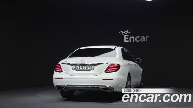 Mercedes-Benz E-Class 2019 — Фото 4/20