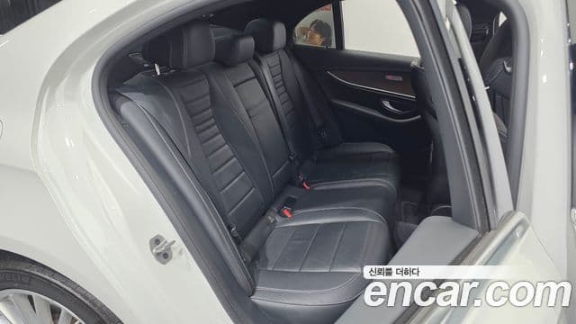 Mercedes-Benz E-Class 2021 — Şəkil 12/20