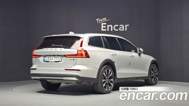 Volvo V60 Cross Country 2024 — ფოტო 2/20