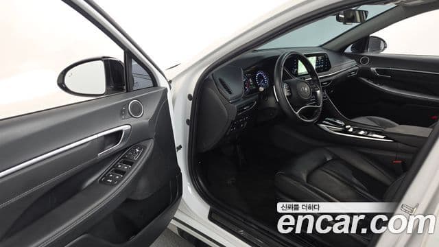 Hyundai Sonata 2022 — Фото 8/20