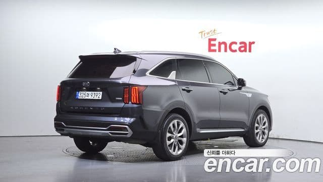 Kia Sorento 2021 — Фото 2/20