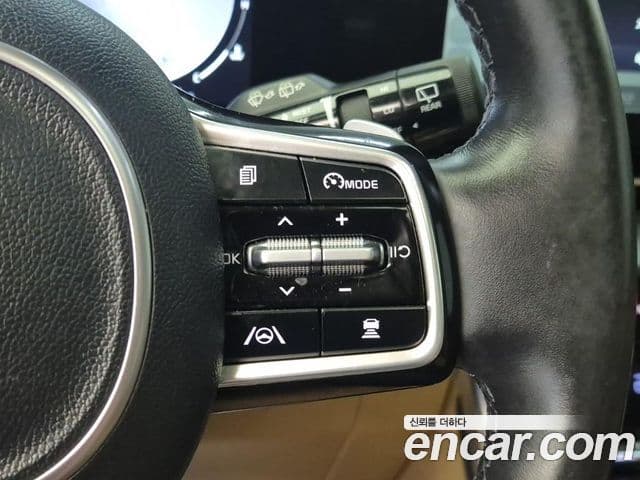Kia Carnival 2022 — Şəkil 16/19