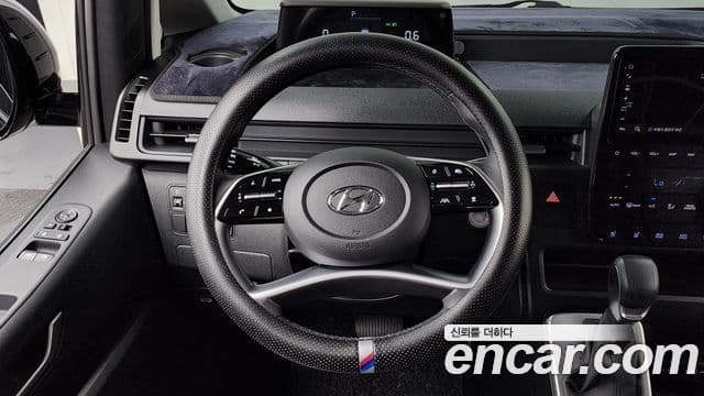 Hyundai Staria 2023 — Şəkil 13/20