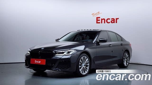 BMW 5 Series 2018 — Şəkil 1/20