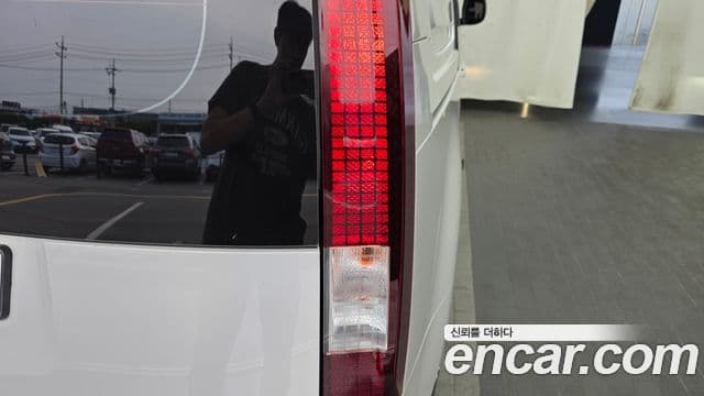 Hyundai Staria 2022 — Photo 1/31