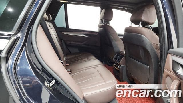 BMW X5 2018 — ფოტო 11/20
