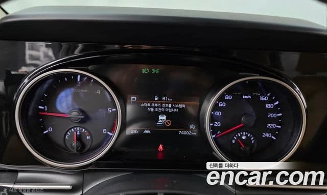 Kia Carnival 2022 — ფოტო 8/20