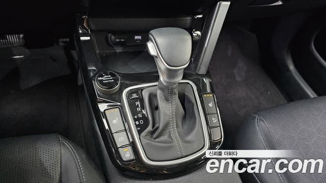 Kia Seltos 2023 — Şəkil 9/20
