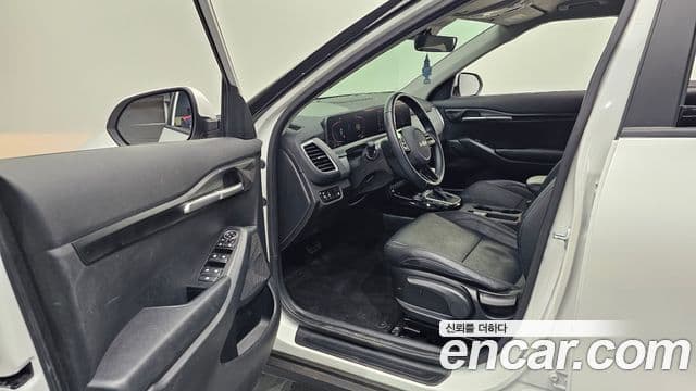 Kia Seltos 2023 — Şəkil 10/20