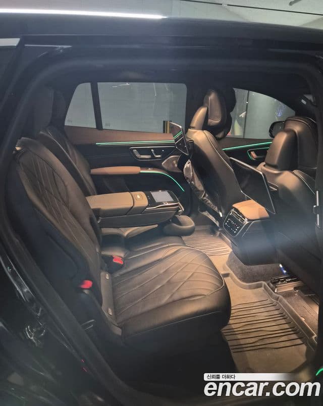 Mercedes-Benz EQS SUV 2024 — Photo 4/10