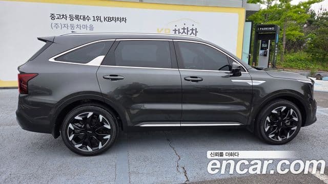 Kia Sorento 2023 — ფოტო 12/16
