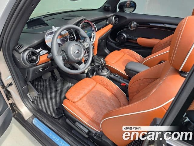 Mini Cooper S Convertible 2024 — Photo 9/20