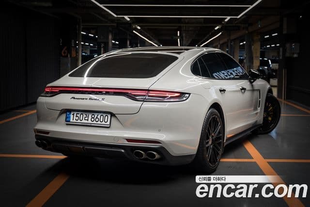 Porsche Panamera 2021 — ფოტო 3/9