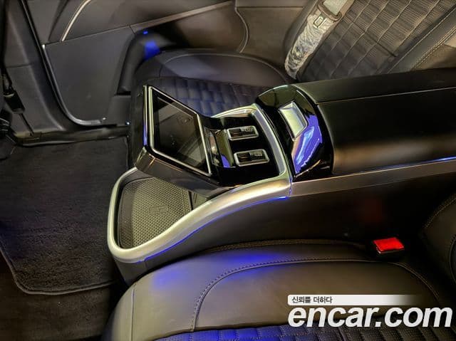 Cadillac Escalade 2023 — Фото 14/20