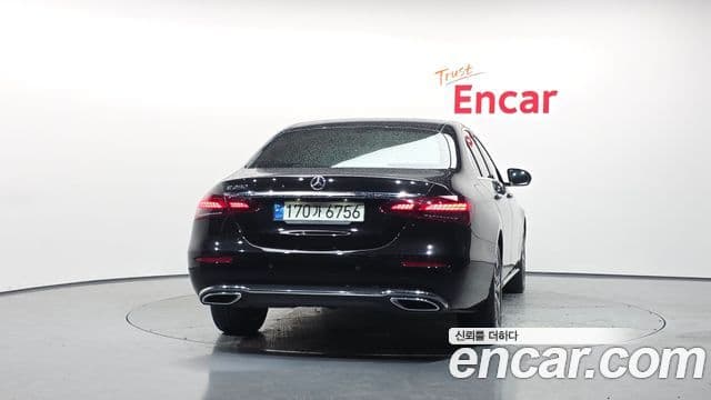 Mercedes-Benz E-Class 2022 — Фото 4/20