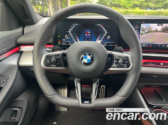 BMW 5 Series 2025 — Фото 13/18