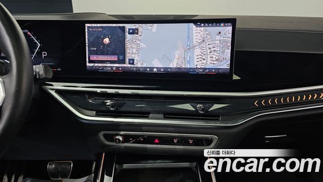 BMW X7 2023 — ფოტო 14/20