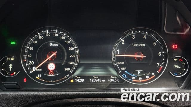 BMW 3 Series 2018 — ფოტო 8/20