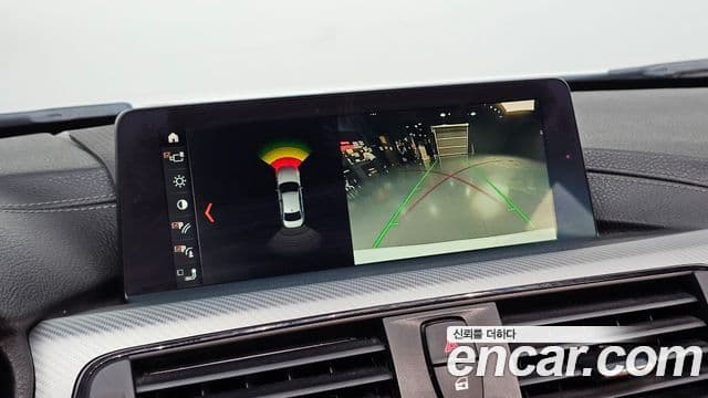 BMW 3 Series 2018 — ფოტო 15/20