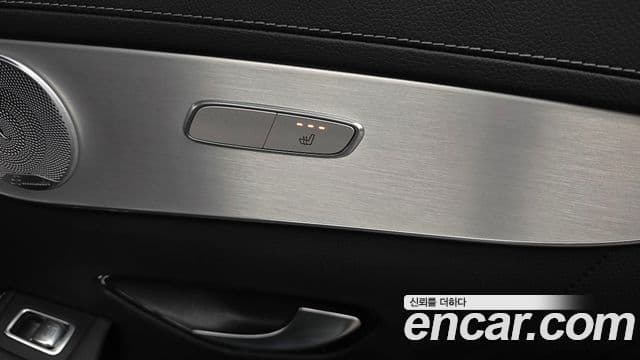 Mercedes-Benz GLC-Class 2019 — ფოტო 17/20