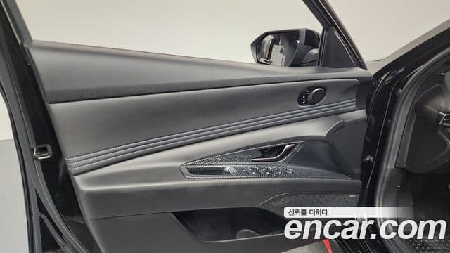 Hyundai The New Avante Hybrid 2022 — Photo 7/34