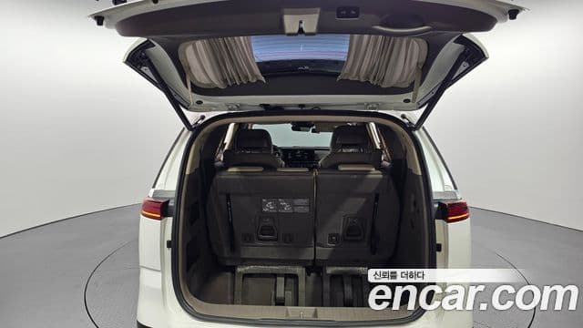 Kia Carnival 2021 — ფოტო 20/20
