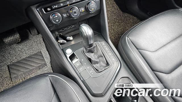 Volkswagen Tiguan 2020 — ფოტო 9/20