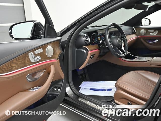 Mercedes-Benz E-Class 2023 — Şəkil 19/20